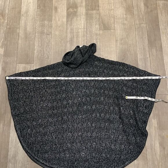 NWOT Chico’s Metallic Silver/Black Turtleneck Pullover Poncho Sweater - Picture 6 of 7